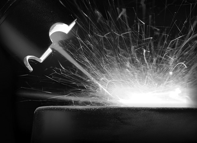 Size Comparison of an Ultra-Compact Microscope Objective with a Standard Microscope Objective